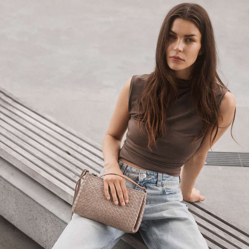 Kvinde med Markberg clutch